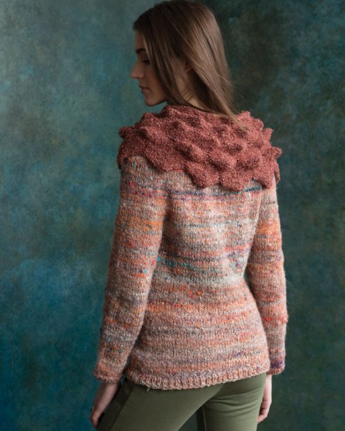 Model photograph of "18 - Pullover With Origami Collar"