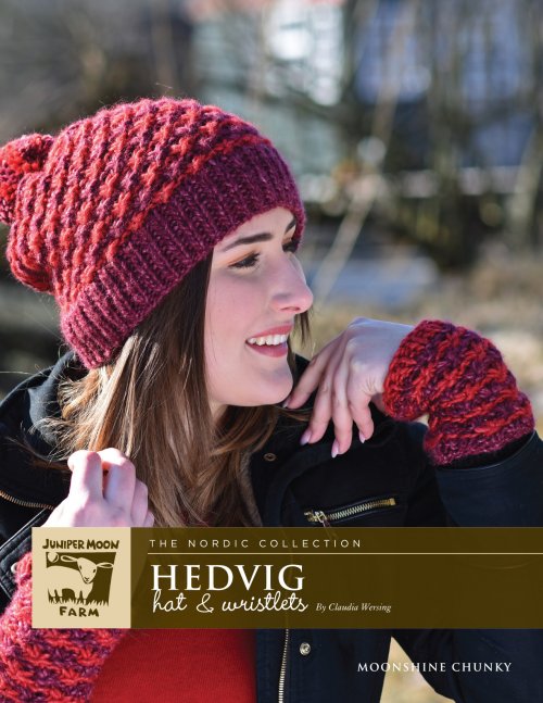 Model photograph of "Hedvig Hat & Wristlets"