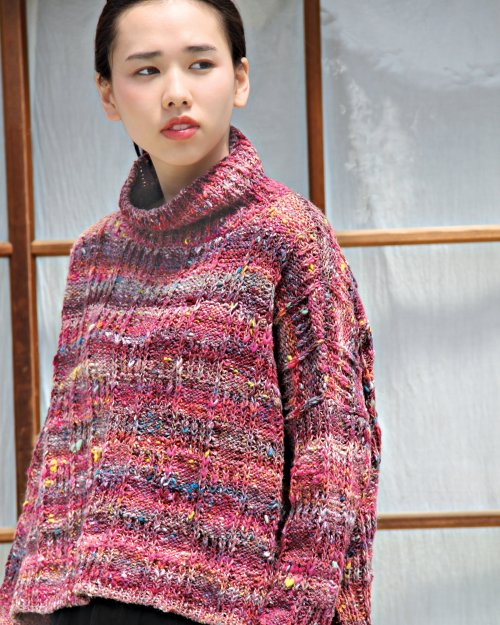 Model photograph of "27 - Oversized Textured Pullover"