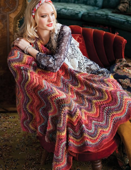 Model photograph of "22 - Feather-and-Fan Lace Blanket"