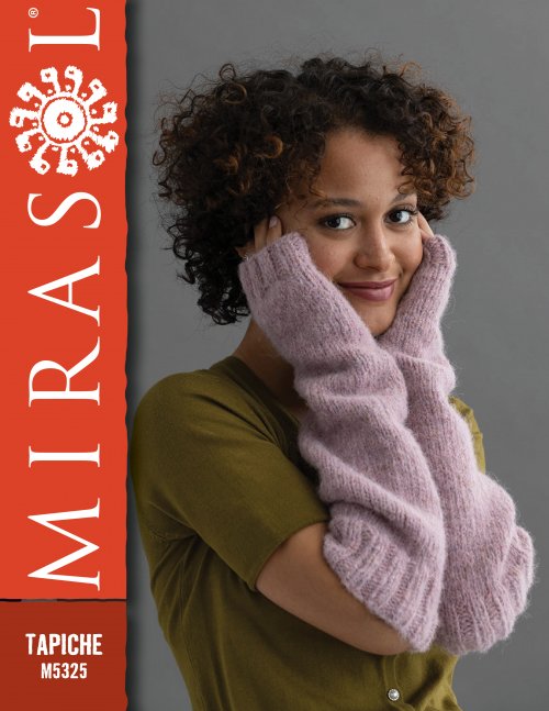 Model photograph of "Mia Arm Warmers"