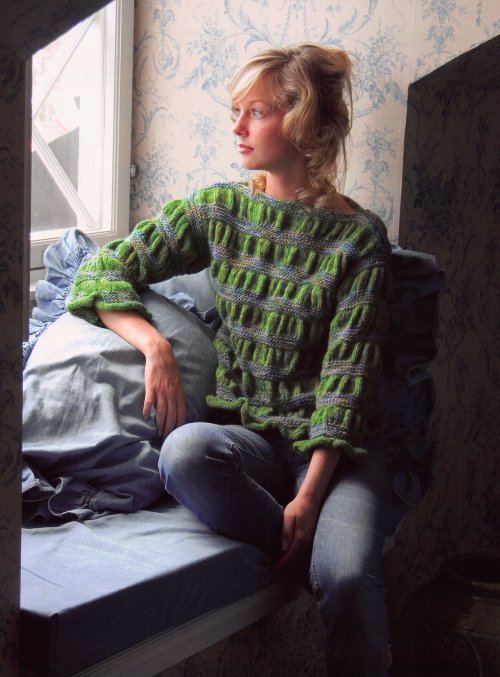 Model photograph of "Akleja"