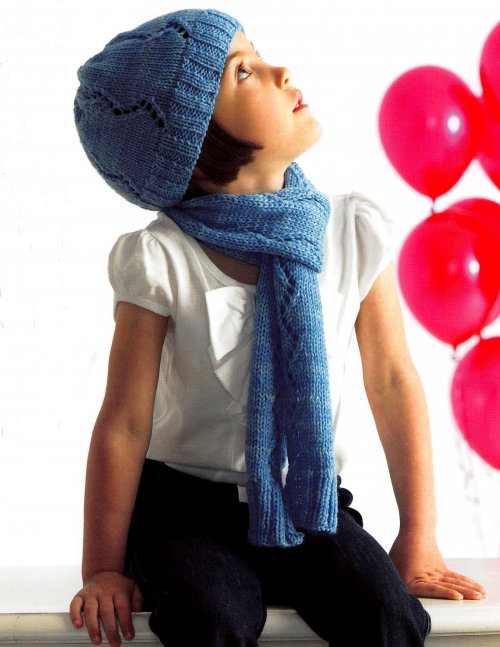Model photograph of "Children Hat & Scarf"