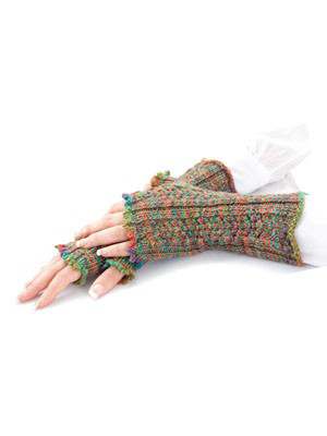 Model photograph of "Lace Fingerless Mitts"