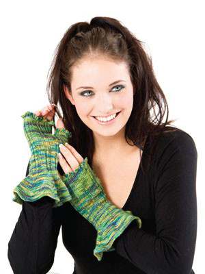 Model photograph of "06-Frilled Cuff Fingerless Mitts"