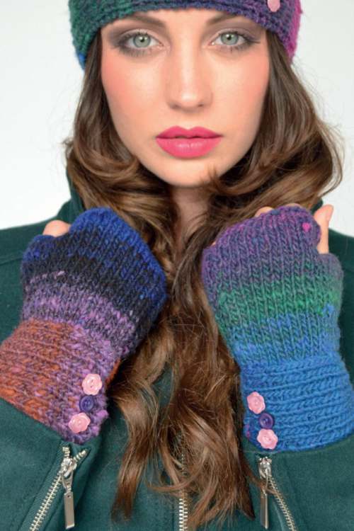 Model photograph of "'Mai' Fingerless Gloves"
