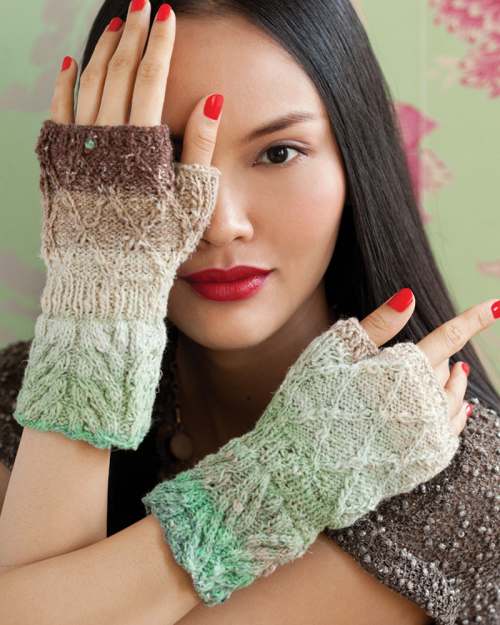image preview of design 'Twisted-stitch Mitts'
