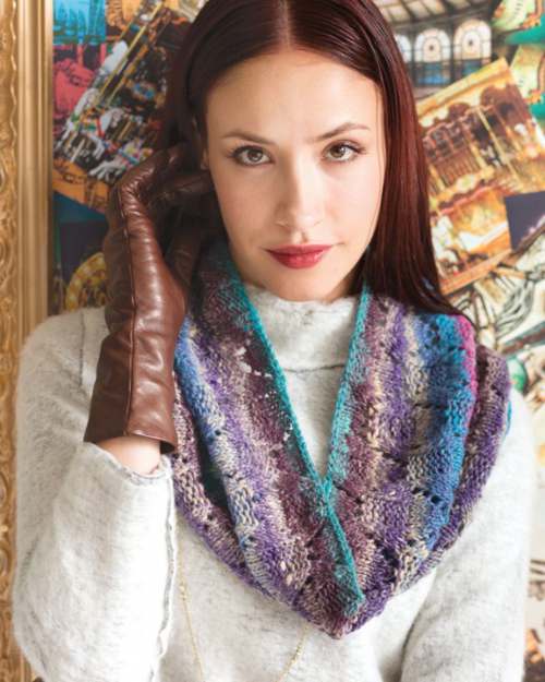 Model photograph of "17 - Zigzag Lace Cowl"