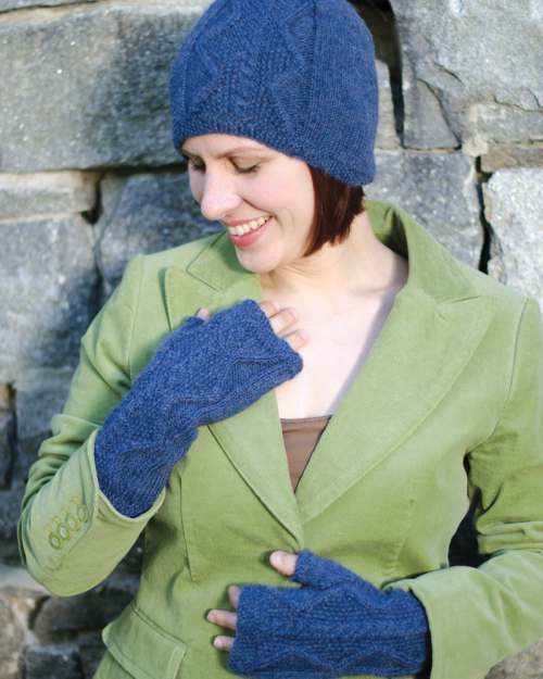 image preview of design ''Hopewell' Hat and Mitts'