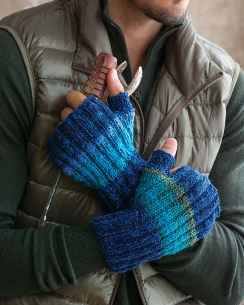 image preview of design '19 - Ribbed Mitts'