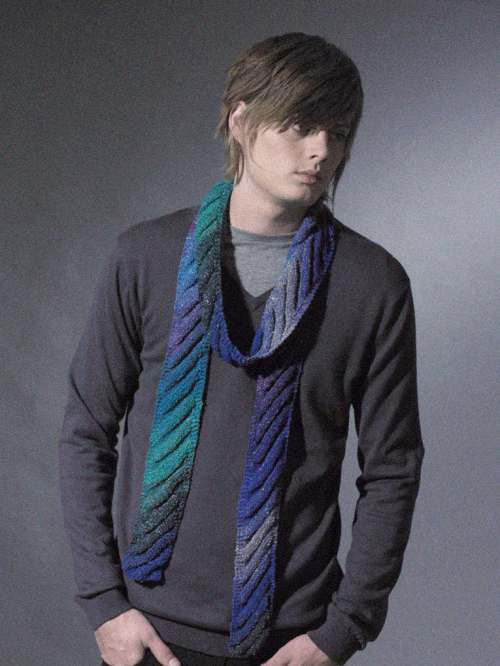 Model photograph of "Morio Scarf"