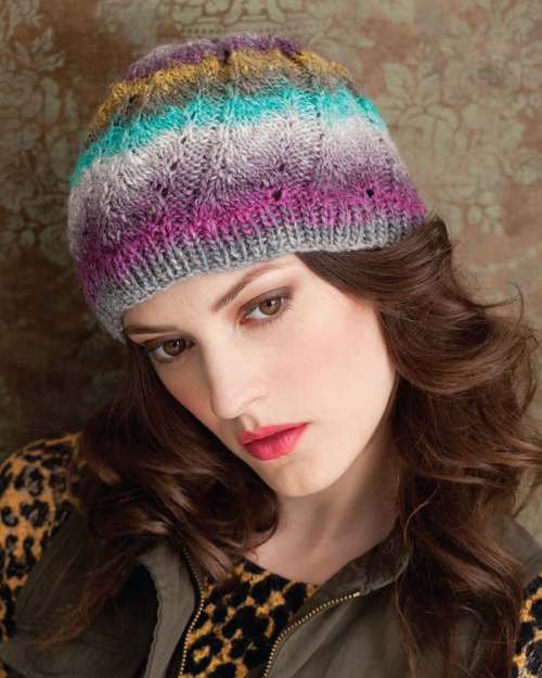 Model photograph of "Spiral Beanie"