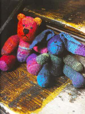 Model photograph of "Kureyon Stuffed Bear"