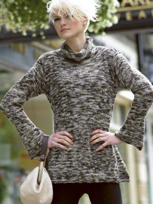 Model photograph of "Toconao Sweater"