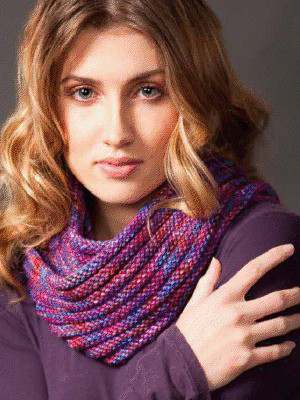 Model photograph of "Infinity scarf"